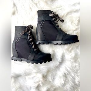 Joan of Artic Wedge III Lexie Lug Sole Boot
